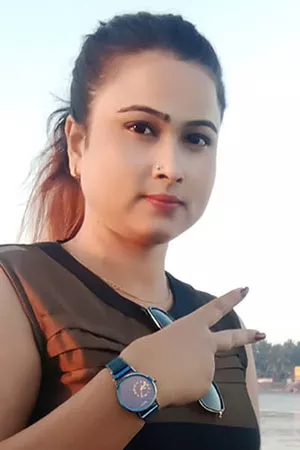   Chandigarh Babhi Escorts girl-Riya 