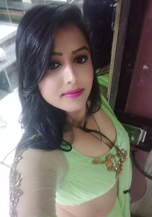  Chandigarh Escort service girl Ritika showing her body by taking off her clothes